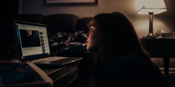 Exploring the Relationship between Social Media Use and Psychological Well-being