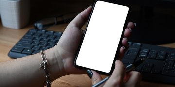 5 ways your mobile phone could be hurting you