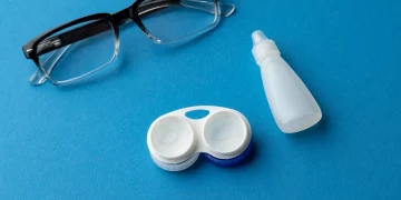 Featured-blog-To Wear or Not to Wear: The Pros and Cons of Contact Lenses